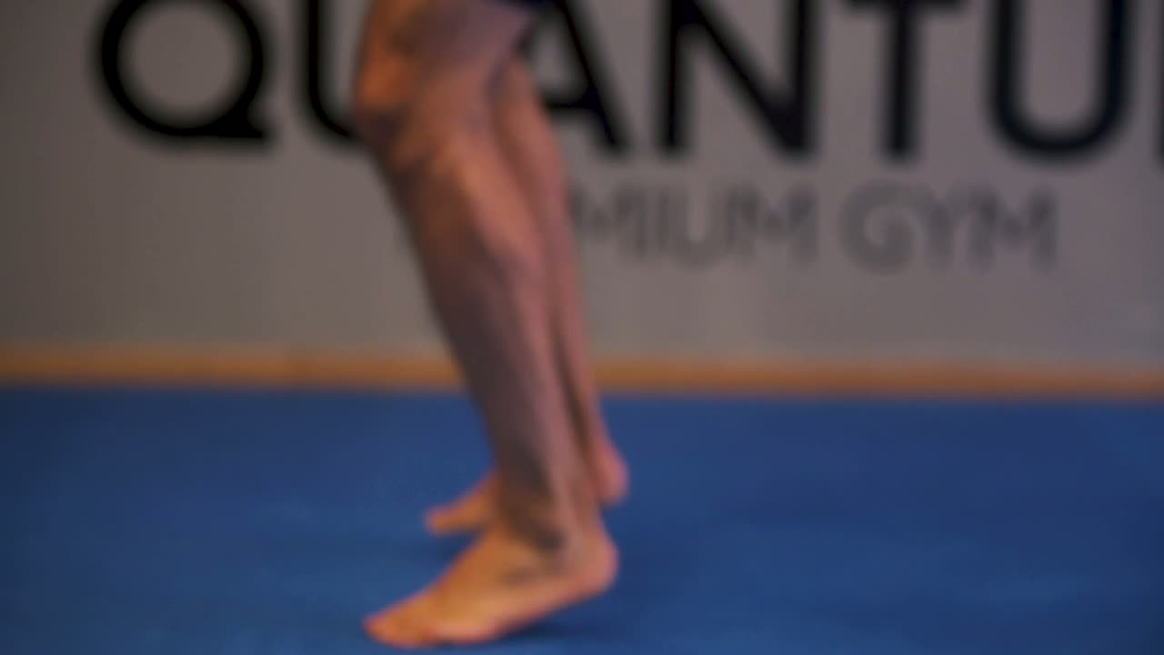 Vježba Sunožni doskok lijevo-desno — Quantum premium gym