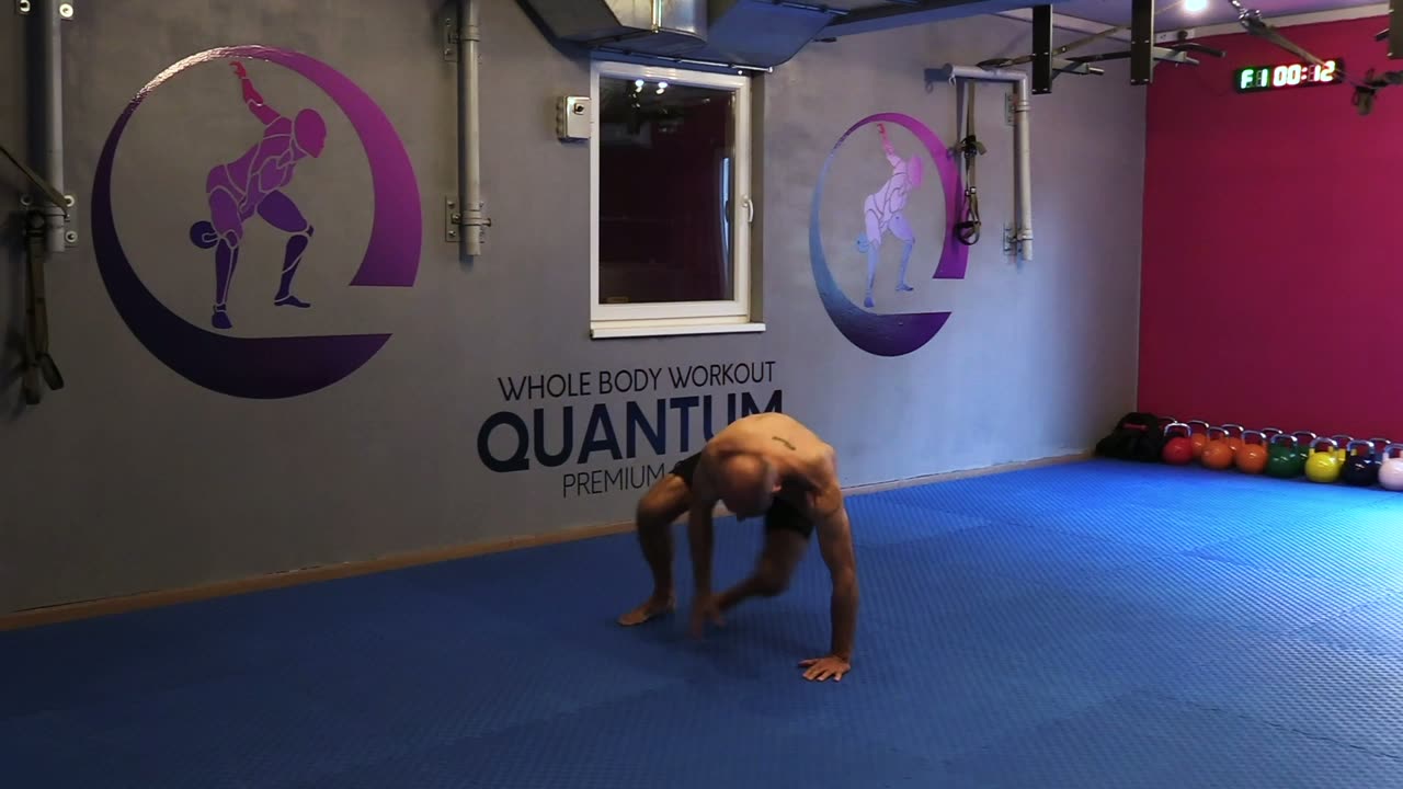 Vježba Leopardov skok — Quantum premium gym