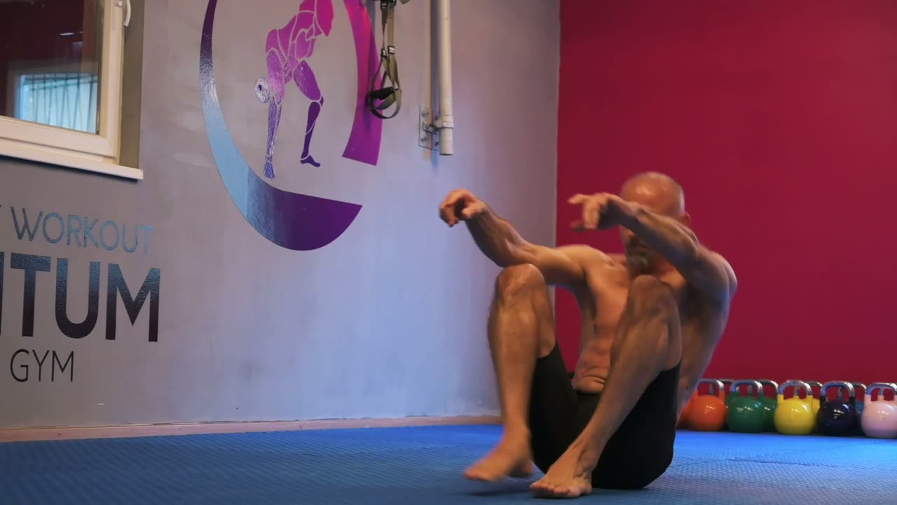 Vježba Dizanje s poda u jednom koraku sa skokom — Quantum premium gym