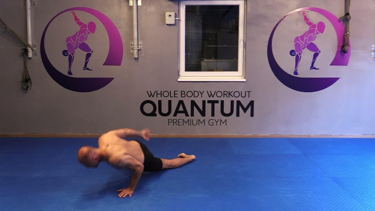 Vježba Jednoručni sklek — Quantum premium gym