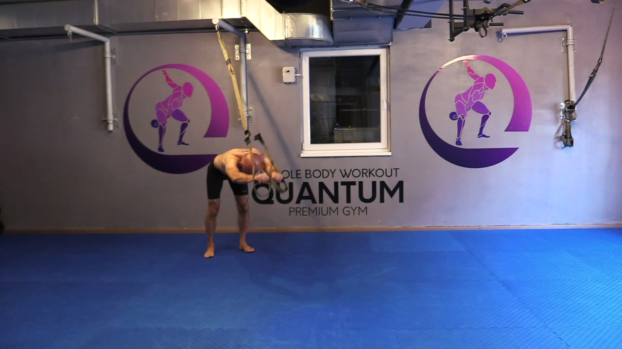 Vježba Razvlačenje na TRX-u — Quantum premium gym