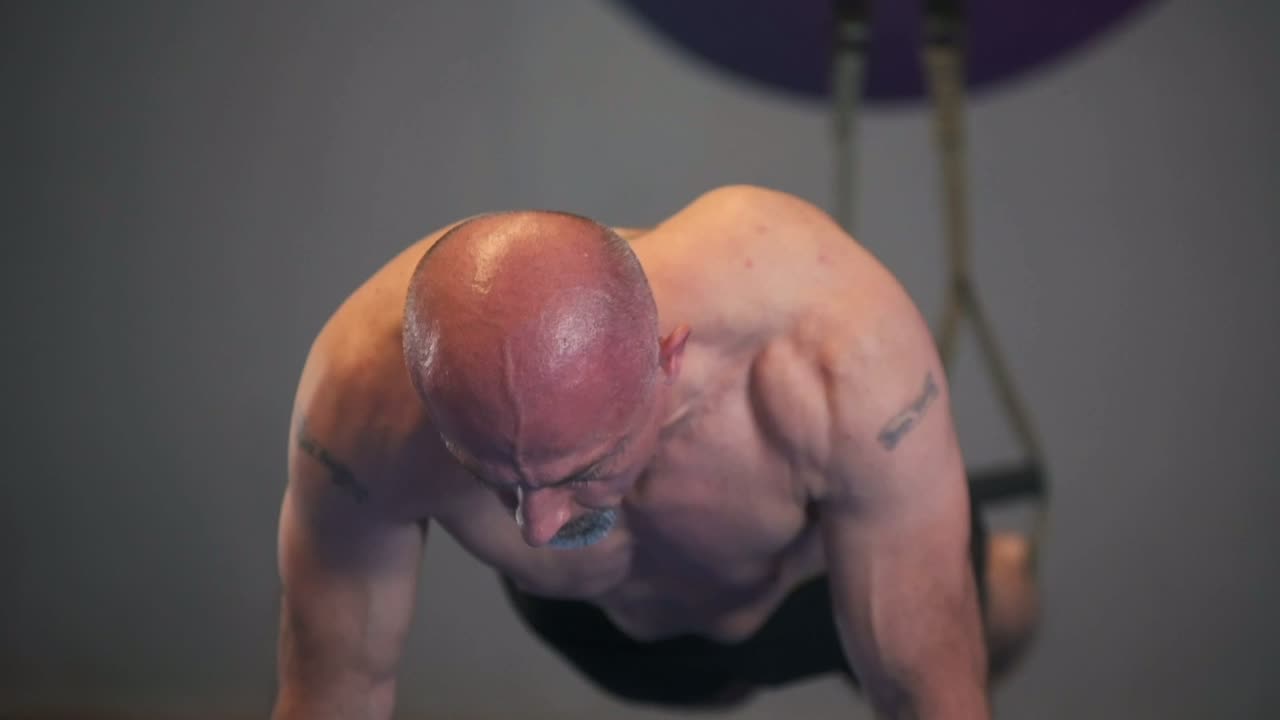 Vježba Atomic sklek — Quantum premium gym