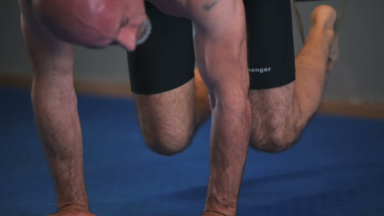 Vježba Sklopka na TRX-u — Quantum premium gym