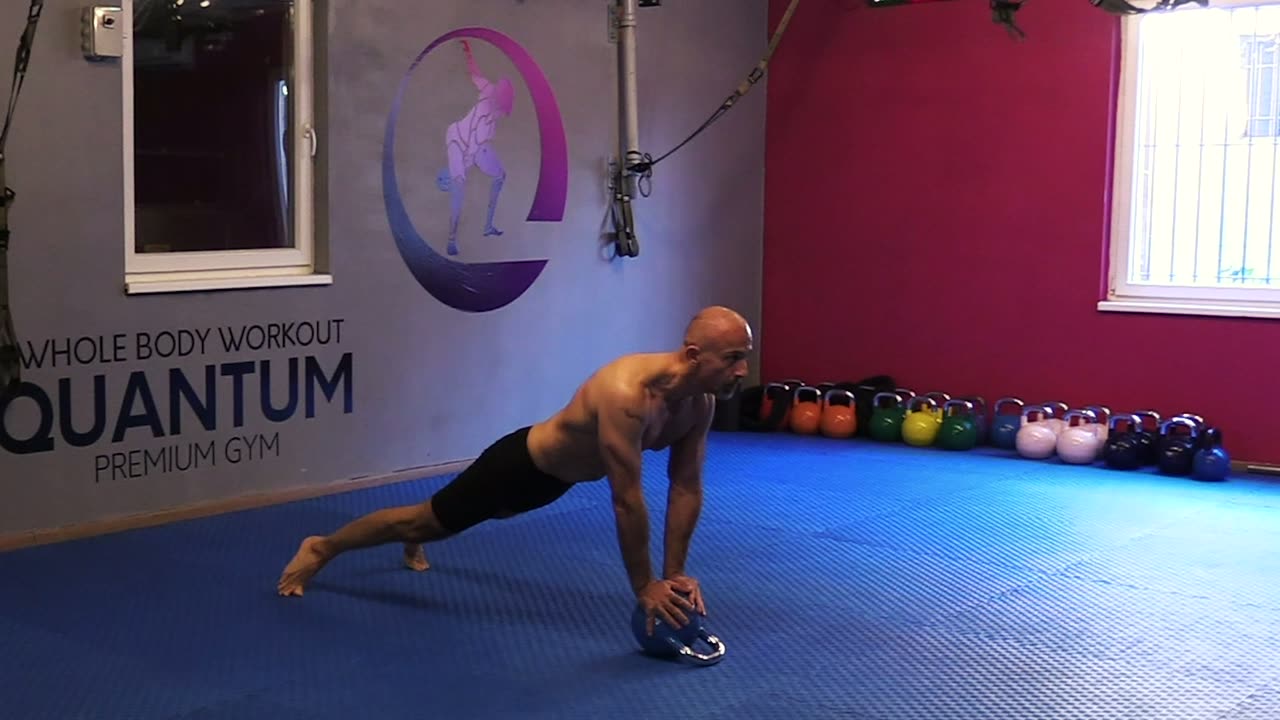 Vježba Sklek na girji — Quantum premium gym