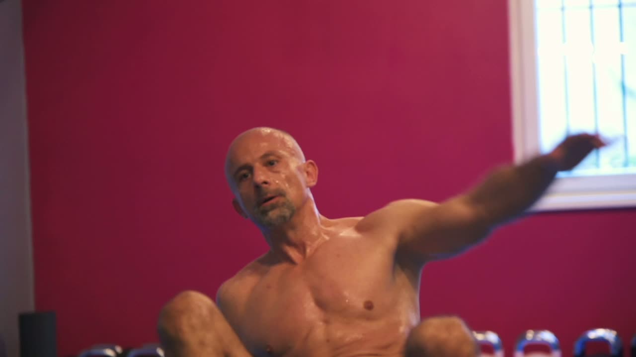 Vježba Račić kazačok — Quantum premium gym